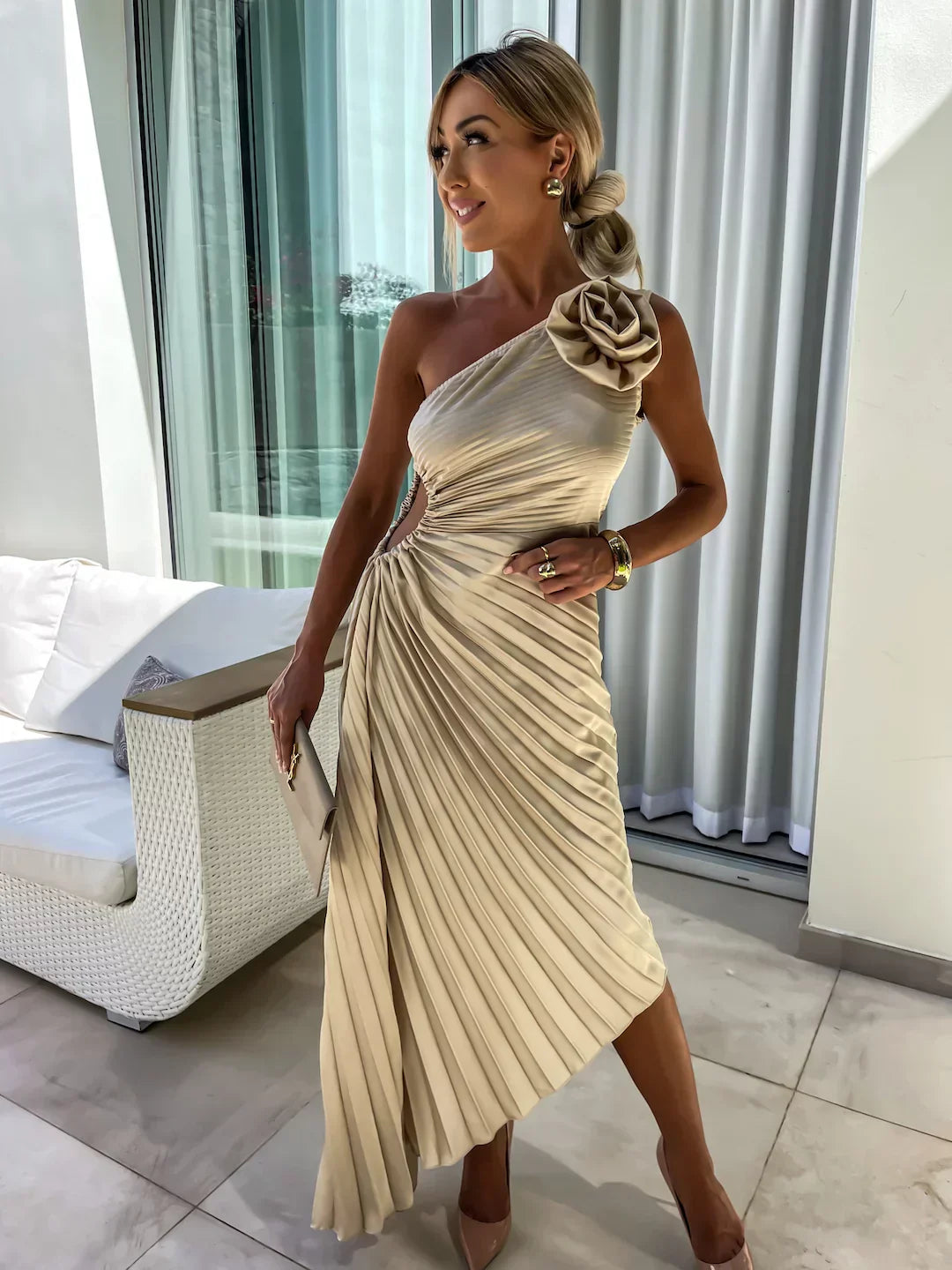 Lizbeth - Kleid mit Blumen Schultern
