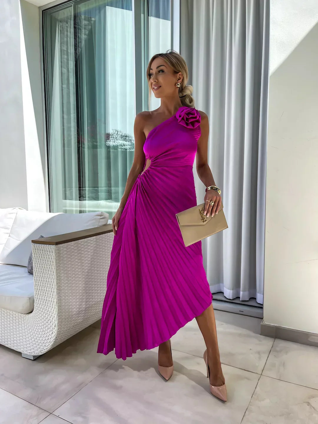 Lizbeth - Kleid mit Blumen Schultern